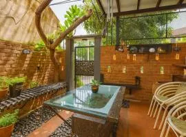 Knocknock 70s Home, Courtyard Garden Jonker Parking, BBQ KTV Coway
