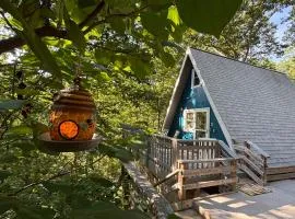 Bluebird Cabin - Cozy A-Frame Retreat
