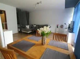 Gemütliches Apartment in Pinneberg - Balkon & Bahnhof in 5 Min