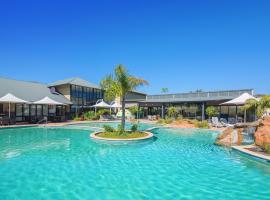 Sebels Beach front Bungalow，位于Broadwater的酒店