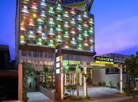 MaxOneHotel Tidar Surabaya