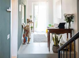 La Croce Apartments，位于蒙蒂新堡的酒店