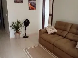 Quarto 1 cama de casal com ar estacionamento