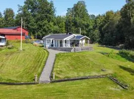 Awesome Home In Värnamo With Lake View