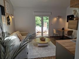 Studio chaleureux de 30m2，位于沙朗的酒店