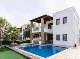 2-Bedroom Flat with a Private Swimming Pool
