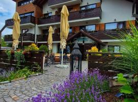 Pensiunea Senin，位于索瓦塔的带泳池的酒店