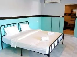 X Mitr Inn Phuket Oldtown - มิตรอินน์ ภูเก็ต โอลทาวน์