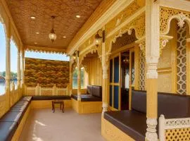 Crown Of India Group Of Houseboats