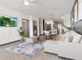 3BR King Bed Balcony North Raleigh