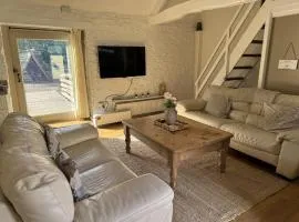 The Parlour Cotswolds Farm Stay