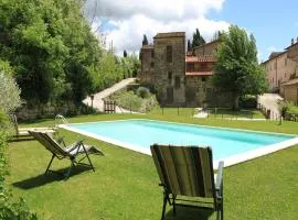Idyllic Tuscan Hideaway with Pool and spa