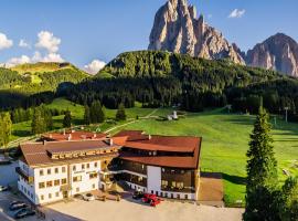 Monte Pana Dolomites Hotel，位于圣克里斯蒂娜的豪华型酒店