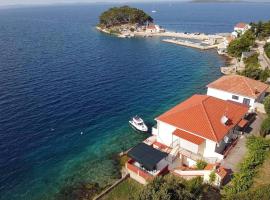 Apartments by the sea Savar, Dugi otok - 8079，位于布里尼的酒店