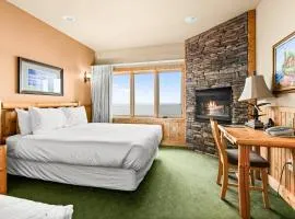 Amazing Lake View 2 Queen Bed Studio & Heated Pools