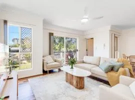 Parkside Villa on the Creek