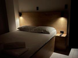 Donguis Rooms，位于San Pablo的酒店