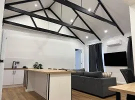 Roof Top Twin Ensuite CBD Apartment