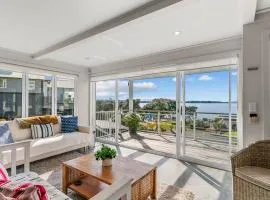 Oli Kai - Algies Bay Holiday Home