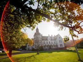 Hellidens Slott och Vandrarhem，位于蒂达霍尔姆的旅馆