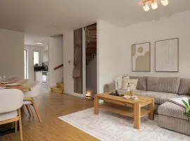 Wohnkultur - Ferienhaus für 10 mit Garten, Parkplatz, 5 Schlafzimmer
