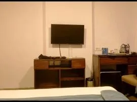 BNR-VNS-HOTEL NANDANI PALACE-Warm Hospitality & Comfortable Room in Varanasi- Near Kashi Vishwanath Temple -BEST HOTEL IN VARANASI