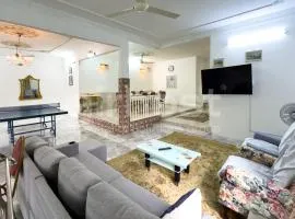 Family Home Ampang Utama with Swimming Pool
