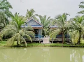 บ้านสวนลุงหวัด พังงา ใกล้ท่าเรือสุระกุล