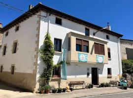 Casa de pelegrinos la perlanegra，位于Azqueta的酒店