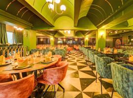 The Slate Gsilver Hotels Nungambakkam，位于钦奈的酒店