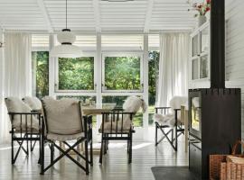 Experience Nature's Embrace And Peace，位于Græsted的酒店