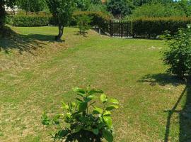LA TANA DELLA VOLPETTA - Bed & Breakfast，位于Stella的酒店