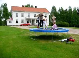 A Grand Getaway for Family and Friends