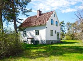 4 person holiday home in STÅNGA-By Traum，位于Stånga的酒店