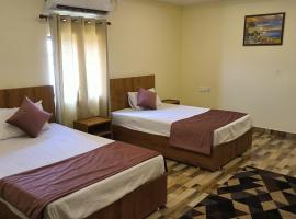 hill mountain hotel，位于Khatīma的酒店