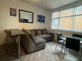 The Bake Apartment - 5 bedroom Large Apartment sleeps up to 16 person
