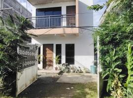 Yannas transient house，位于罗哈斯城的酒店