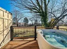 Cozy Retreat Near Downtown with Hot Tub