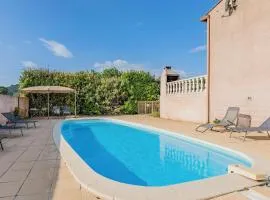 Gorgeous Home In Cessenon Sur Orb