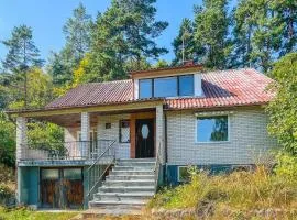 Gorgeous Home In Väversunda With House Sea View