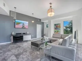 Large Corner 3 Bdrm Oasis Lake Eola