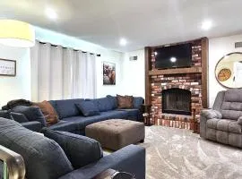 Paddleboards, Grill, Fire Pit, Air Hockey, WD, Brkfst, Sleeps 14