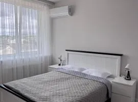 Compass Apartments Елітний Житловий комплекс