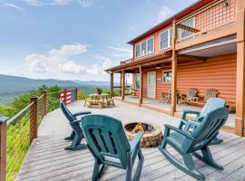 Mtn-View Cabin Deck and Pets Welcome in Murphy，位于墨菲的酒店