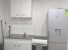 Appartement fonctionnel，位于隆勒索涅的酒店