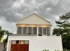 Neuve Private Villa Dekat UNEJ Jember，位于任抹的酒店