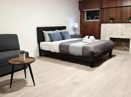 Private Room with Shared Washroom in Homestay