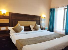Geetanjali Palace Hotel & Restaurant，位于Rudraprayāg的酒店