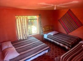 Mosoc pacha lodge amantani，位于Estanciasuyo的酒店