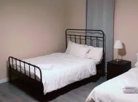 Cozy Home near Downtown, UBC and YVR airport